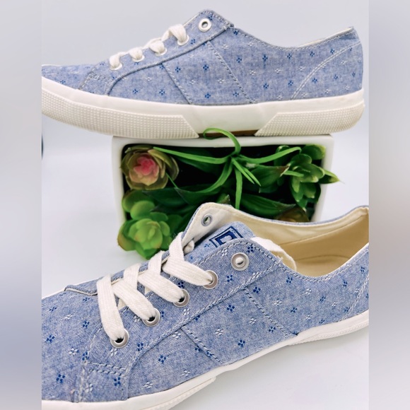 🌺Chaps Caelyn Women’s Fashion Sneakers🌸🌺 - Picture 2 of 12